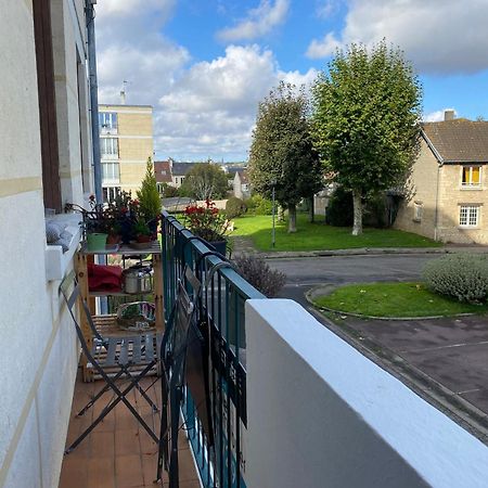 Bel Appartement Spacieux ,Convivial De 3 Chambres Avec Parking Prive Secure Caen Dış mekan fotoğraf