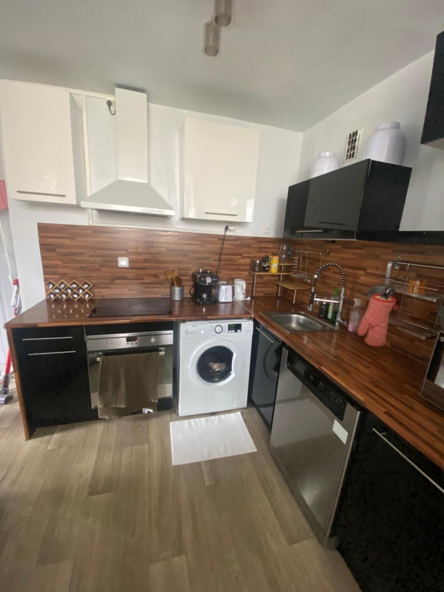 Bel Appartement Spacieux ,Convivial De 3 Chambres Avec Parking Prive Secure Caen Dış mekan fotoğraf