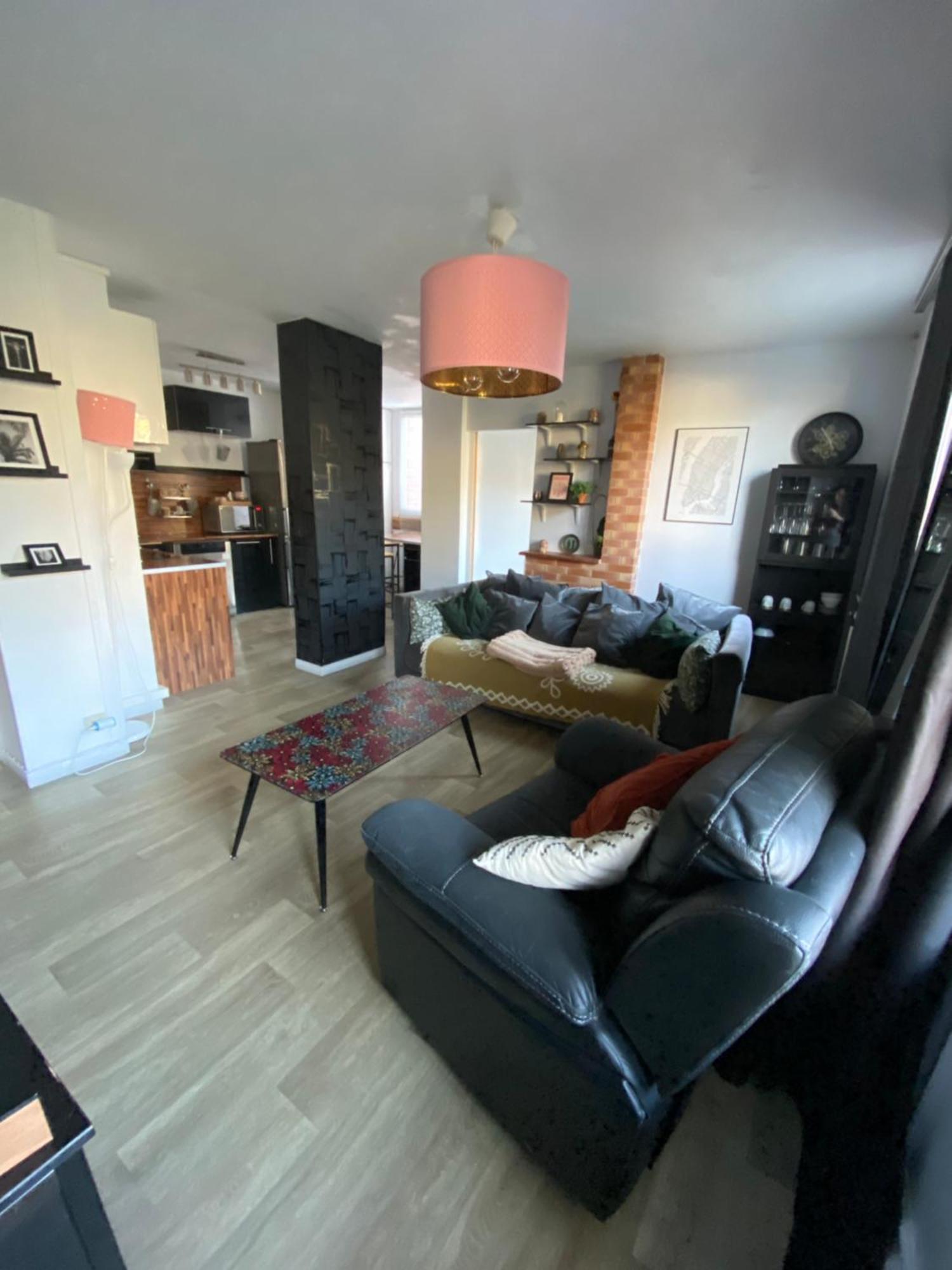 Bel Appartement Spacieux ,Convivial De 3 Chambres Avec Parking Prive Secure Caen Dış mekan fotoğraf