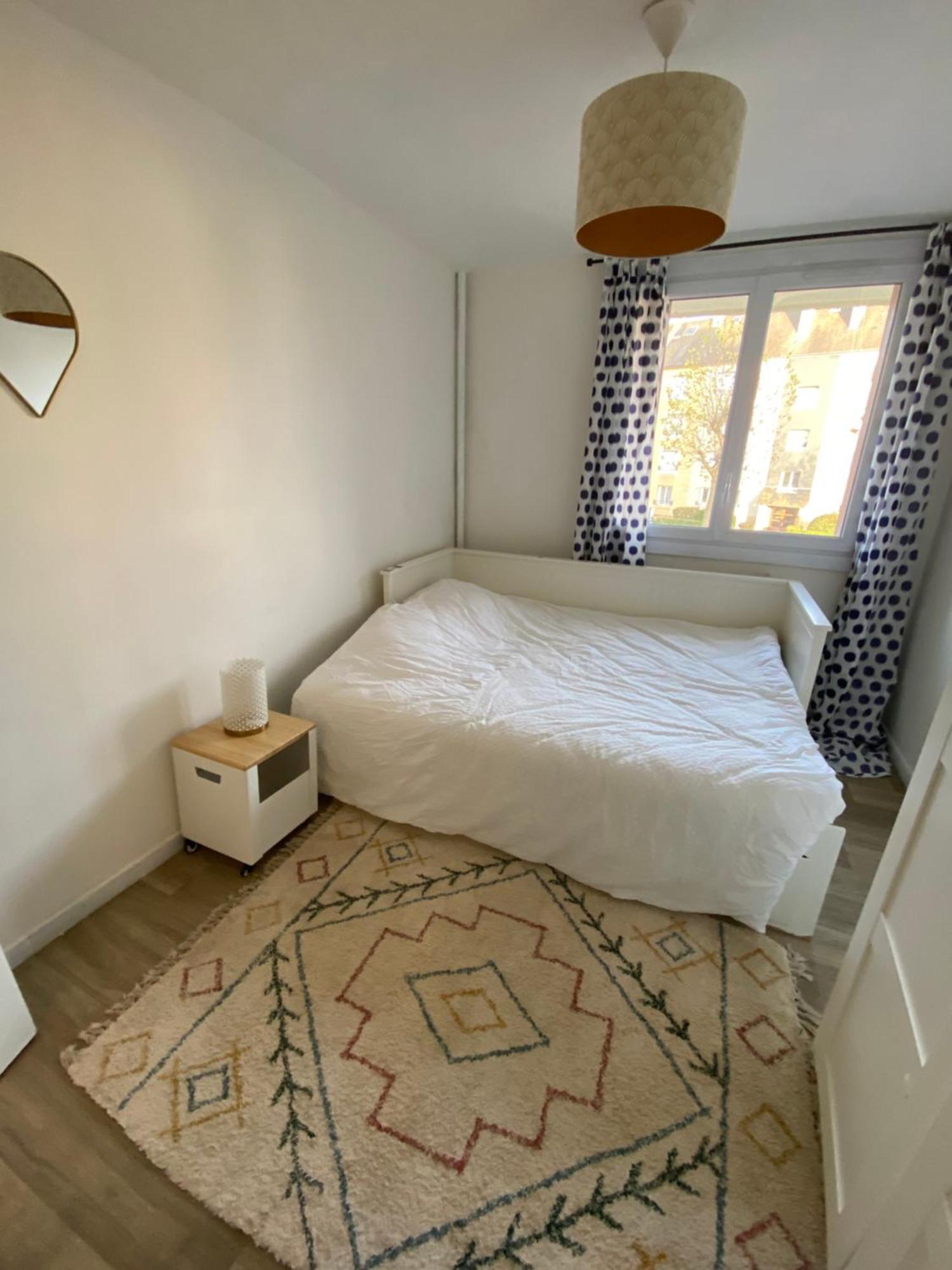 Bel Appartement Spacieux ,Convivial De 3 Chambres Avec Parking Prive Secure Caen Dış mekan fotoğraf