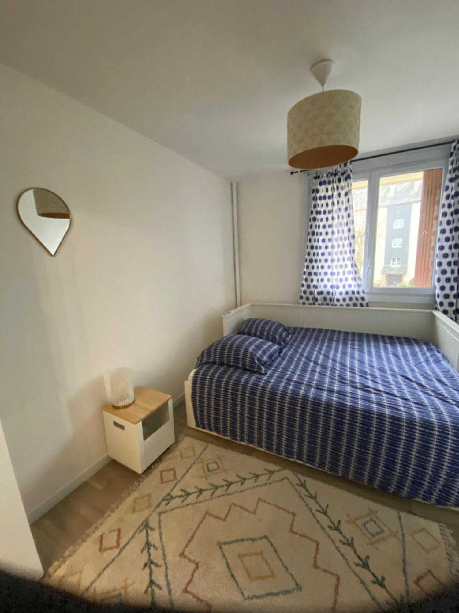 Bel Appartement Spacieux ,Convivial De 3 Chambres Avec Parking Prive Secure Caen Dış mekan fotoğraf