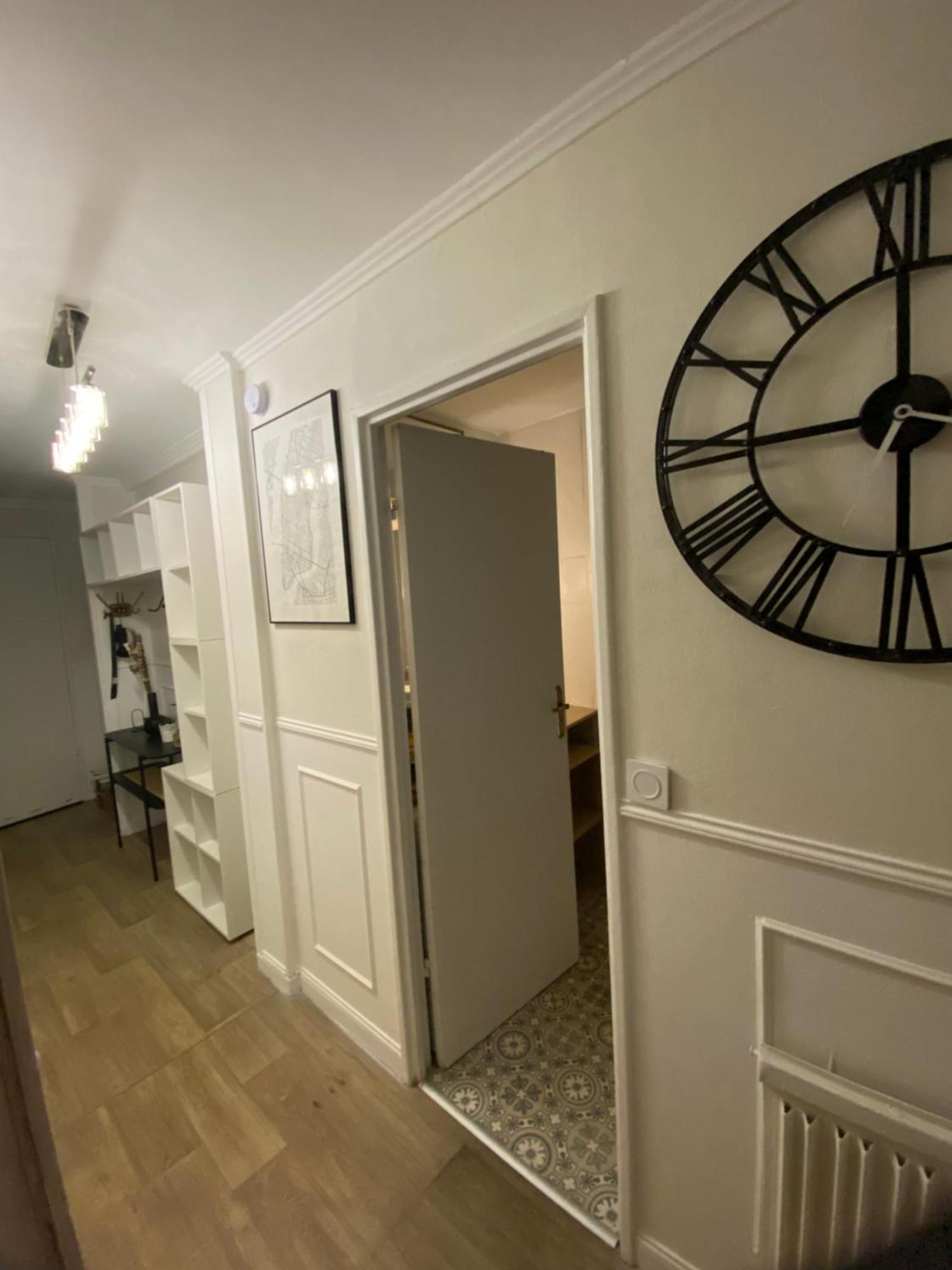 Bel Appartement Spacieux ,Convivial De 3 Chambres Avec Parking Prive Secure Caen Dış mekan fotoğraf