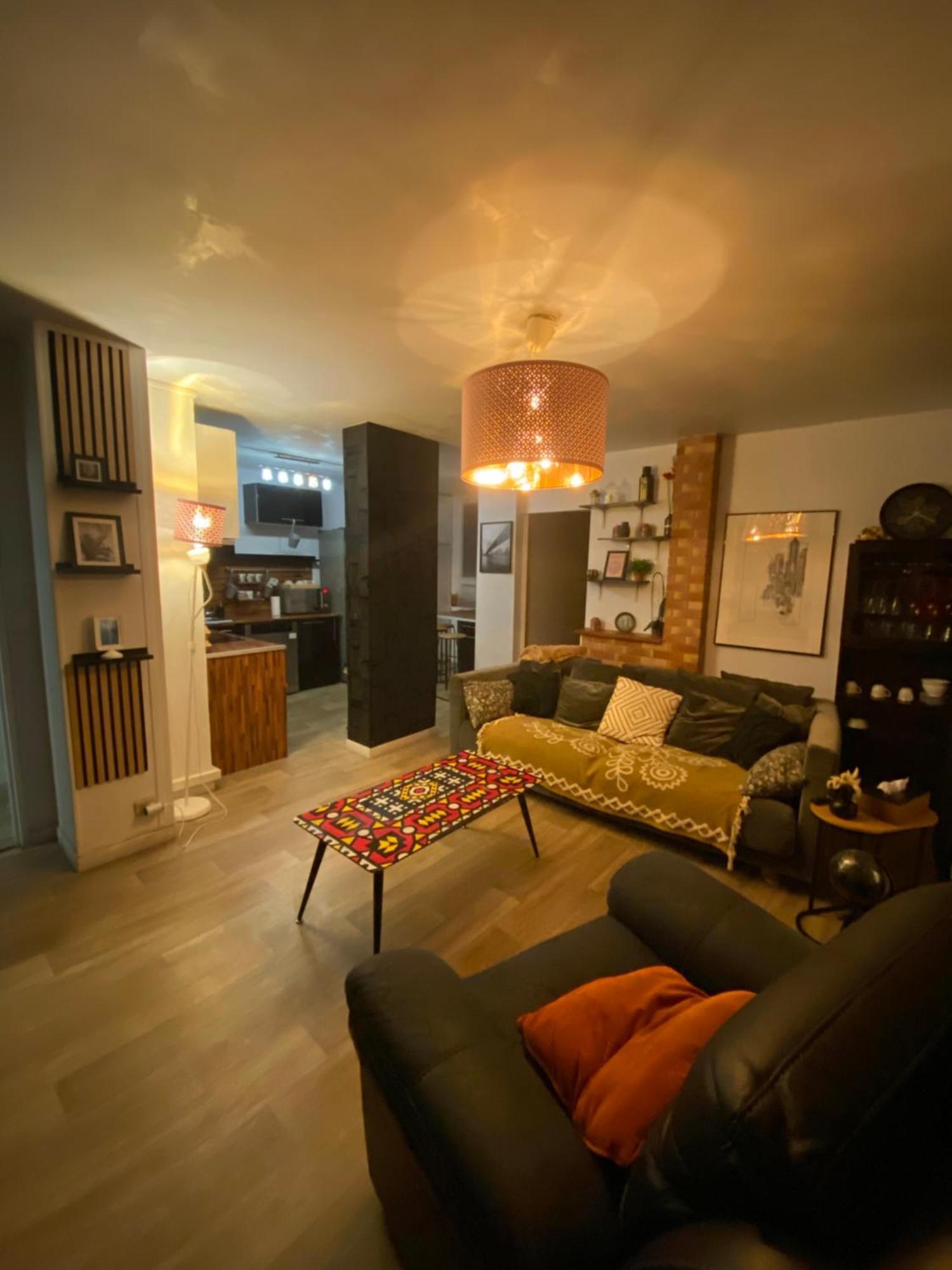Bel Appartement Spacieux ,Convivial De 3 Chambres Avec Parking Prive Secure Caen Dış mekan fotoğraf