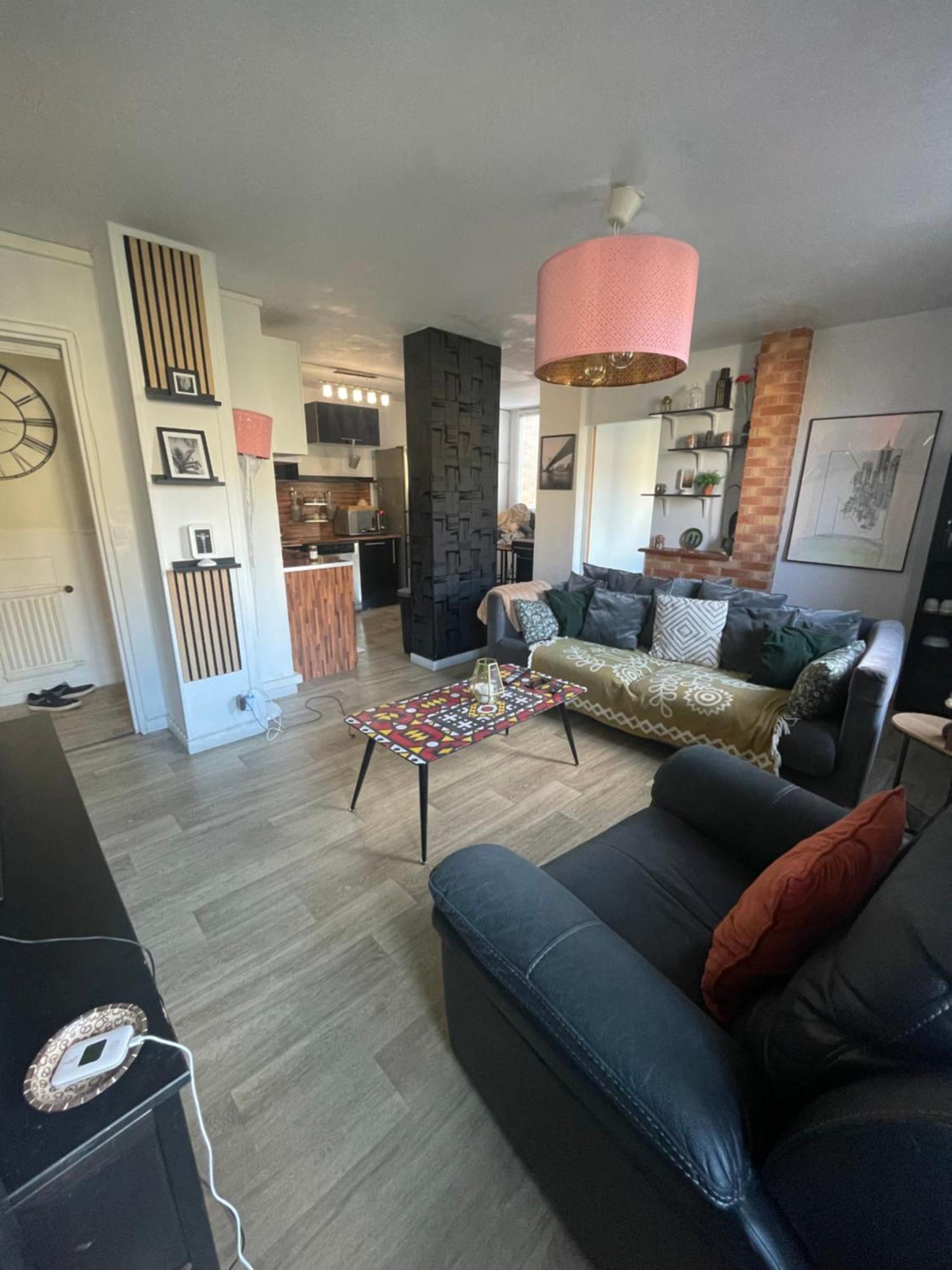 Bel Appartement Spacieux ,Convivial De 3 Chambres Avec Parking Prive Secure Caen Dış mekan fotoğraf